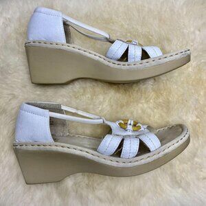 Retro Earth Spirit Liberty White Leather Sandals​